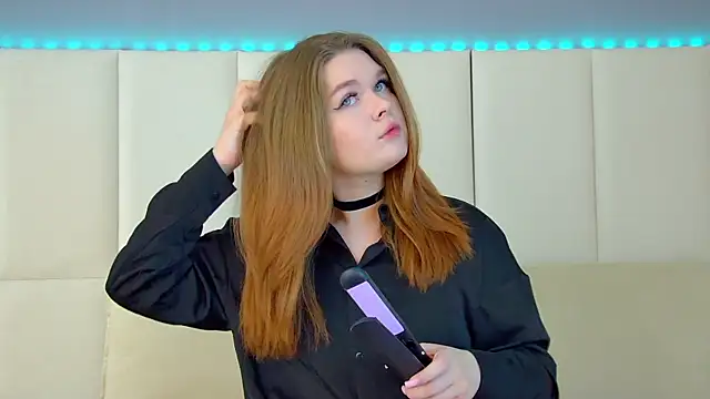 Snapshot of CrystalLyons chatting on 2, 3, 2025 CrystalLyons online show from 2, 3, 2025