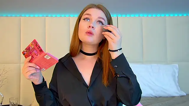 Snapshot of CrystalLyons chatting on 2, 3, 2025 CrystalLyons online show from 2, 3, 2025