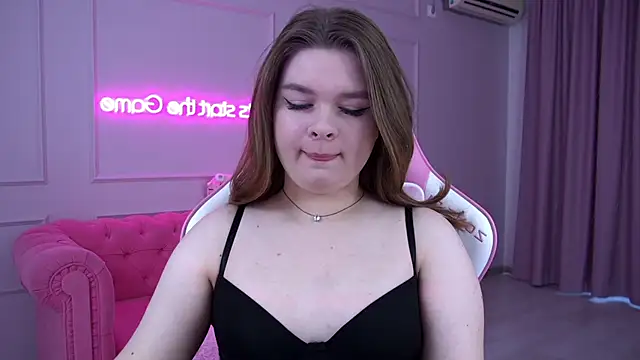 Snapshot of CrystalLyons chatting on 9, 3, 2025 CrystalLyons online show from 9, 3, 2025