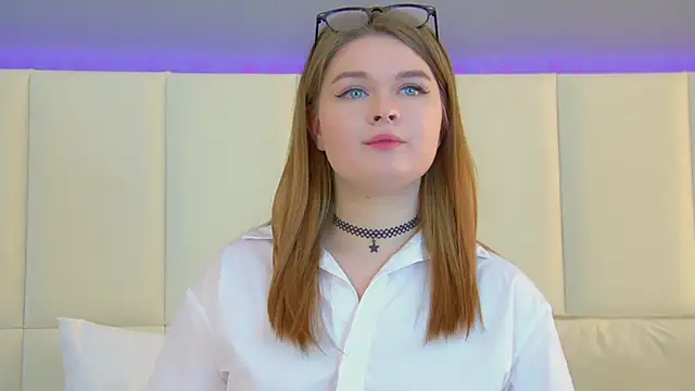 Snapshot of CrystalLyons chatting on 18, 3, 2025 CrystalLyons online show from 18, 3, 2025