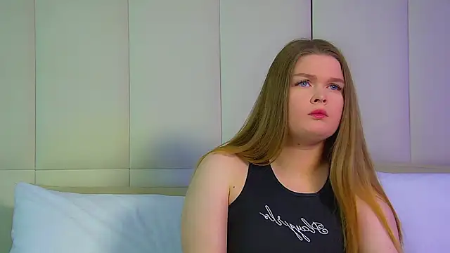 Snapshot of CrystalLyons chatting on 3, 10, 2025 CrystalLyons online show from 3, 10, 2025