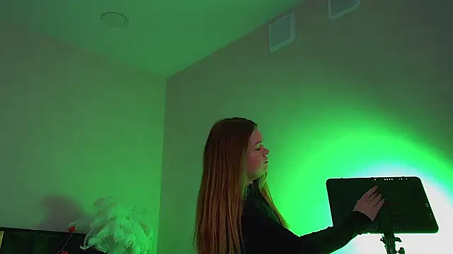 Snapshot of CrystalLyons chatting on 1, 11, 2025 CrystalLyons online show from 1, 11, 2025