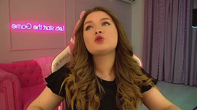 Snapshot of CrystalLyons chatting on 9, 2, 2026 CrystalLyons online show from 9, 2, 2026