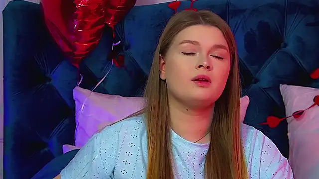 Snapshot of CrystalLyons chatting on 12, 2, 2026 CrystalLyons online show from 12, 2, 2026