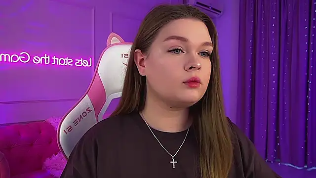 Snapshot of CrystalLyons chatting on 1, 3, 2026 CrystalLyons online show from 1, 3, 2026