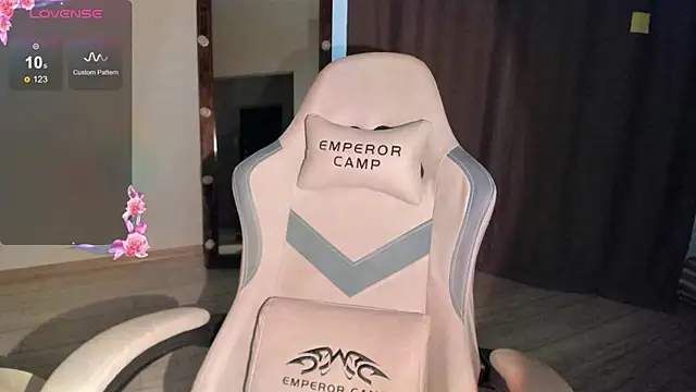 Lana Younes online show from 26, 11, 2025