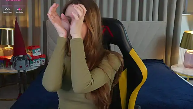 Snapshot of Michelle_054 chatting on 8, 1, 2025 Michelle 054 online show from 8, 1, 2025