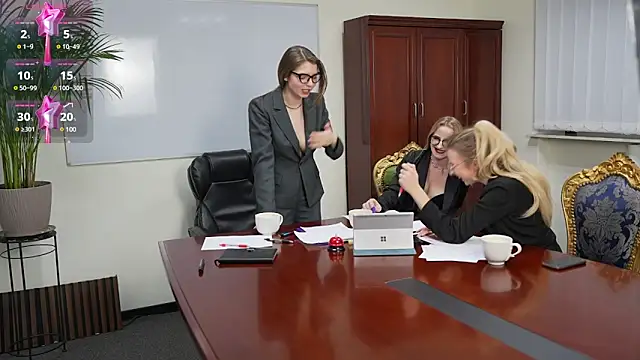 Snapshot of Michelle_054 chatting on 28, 1, 2025 Michelle 054 online show from 28, 1, 2025