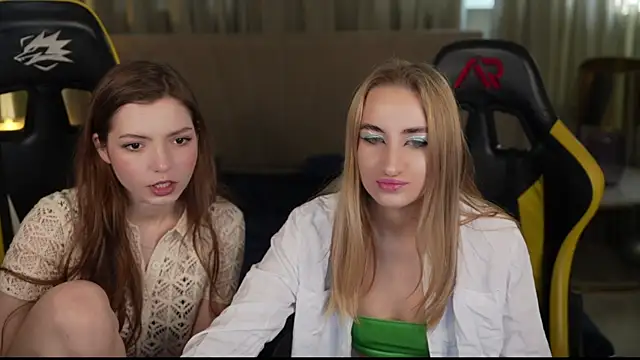 Snapshot of Michelle_054 chatting on 17, 2, 2025 Michelle 054 online show from 17, 2, 2025