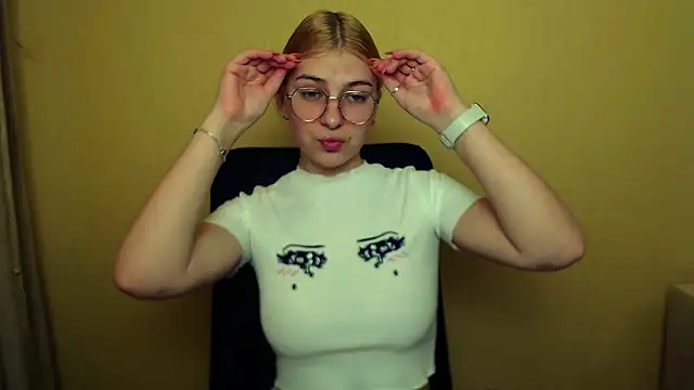 Luna Lush  online show from 30, 1, 2025