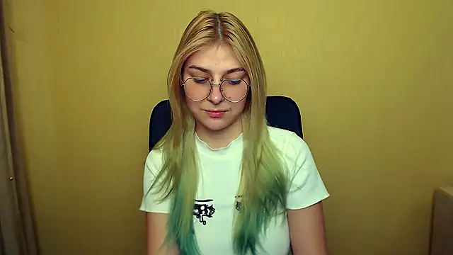 Luna Lush  online show from 30, 1, 2025