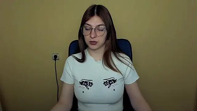 Snapshot of Luna_Lush_ chatting on 25, 4, 2026 Luna Lush online show from 25, 4, 2026