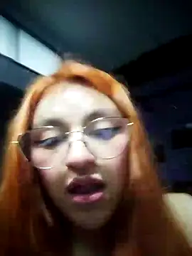 Snapshot of SophiaWeestt99 chatting on 4, 2, 2025 SophiaWeestt99 online show from 4, 2, 2025