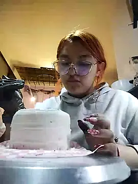 Snapshot of SophiaWeestt99 chatting on 14, 2, 2025 SophiaWeestt99 online show from 14, 2, 2025
