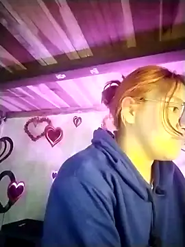 Snapshot of SophiaWeestt99 chatting on 21, 2, 2025 SophiaWeestt99 online show from 21, 2, 2025