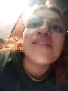 Snapshot of SophiaWeestt99 chatting on 2, 3, 2025 SophiaWeestt99 online show from 2, 3, 2025