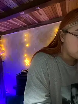 Snapshot of SophiaWeestt99 chatting on 5, 10, 2025 SophiaWeestt99 online show from 5, 10, 2025