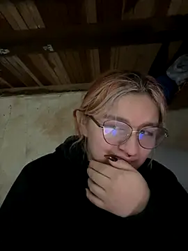 Snapshot of SophiaWeestt99 chatting on 20, 10, 2025 SophiaWeestt99 online show from 20, 10, 2025