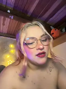 SophiaWeestt99 online show from 6, 2, 2026