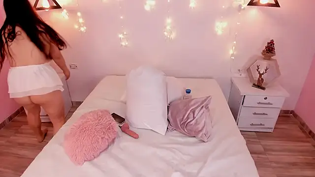 Katta Gil online show from 2, 12, 2025