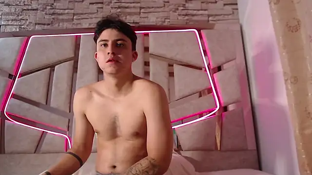 mia and austin online show from 6, 2, 2025