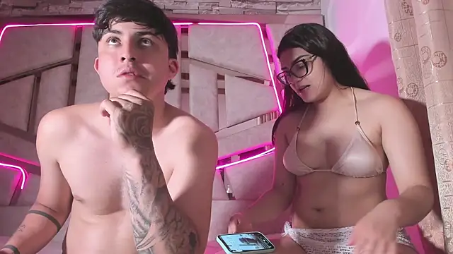 mia and austin online show from 23, 9, 2025