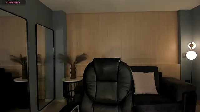 RebeccaHudson online show from 26, 9, 2025