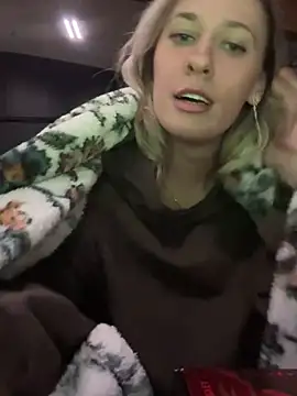 Snapshot of M1ssyk1ssy chatting on 30, 12, 2024 M1ssyk1ssy online show from 30, 12, 2024