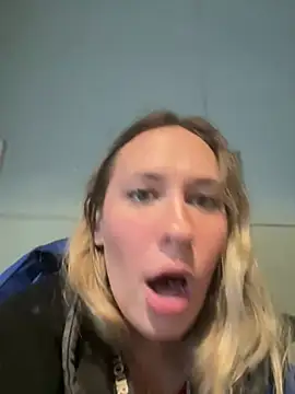 Snapshot of M1ssyk1ssy chatting on 3, 1, 2025 M1ssyk1ssy online show from 3, 1, 2025