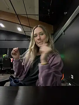 M1ssyk1ssy online show from 11, 4, 2026