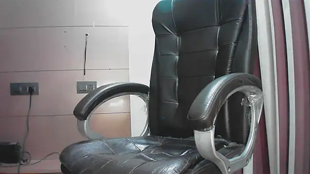 Snapshot of collage_hoty chatting on 25, 11, 2025 collage hoty online show from 25, 11, 2025