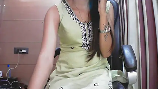 Snapshot of collage_hoty chatting on 26, 11, 2025 collage hoty online show from 26, 11, 2025