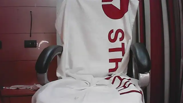 Snapshot of collage_hoty chatting on 13, 12, 2025 collage hoty online show from 13, 12, 2025