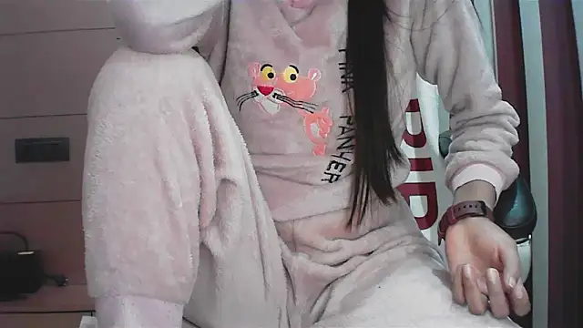 Snapshot of collage_hoty chatting on 15, 12, 2025 collage hoty online show from 15, 12, 2025