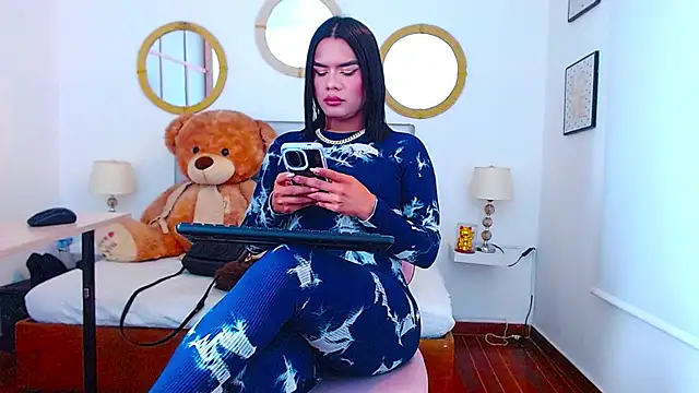 Snapshot of zoe_hecate_sexx chatting on 23, 11, 2025 zoe hecate sexx online show from 23, 11, 2025