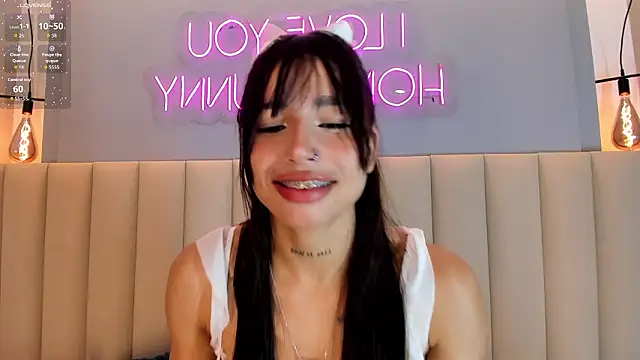 Torimonroe  online show from 14, 2, 2026