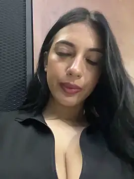 Snapshot of BetsyGonzale chatting on 1, 3, 2025 BetsyGonzale online show from 1, 3, 2025