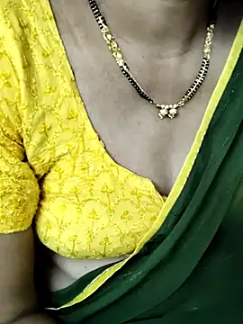 Snapshot of anuradha1432 chatting on 21, 11, 2025 anuradha1432 online show from 21, 11, 2025