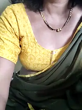 Snapshot of anuradha1432 chatting on 26, 11, 2025 anuradha1432 online show from 26, 11, 2025