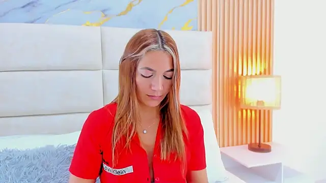 Mia Malkovaa  online show from 13, 4, 2026