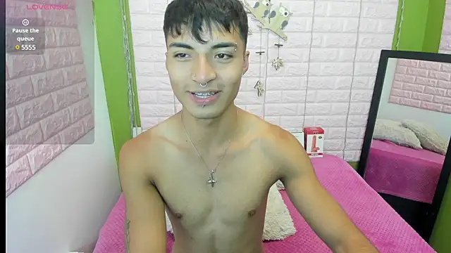 Snapshot of dylan_fun18 chatting on 6, 12, 2024 dylan fun18 online show from 6, 12, 2024