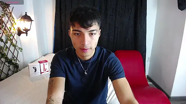 Snapshot of dylan_fun18 chatting on 13, 12, 2024 dylan fun18 online show from 13, 12, 2024