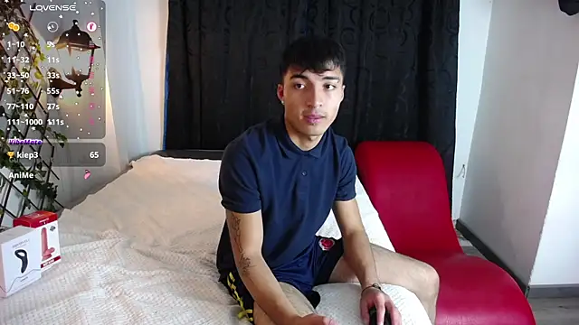 Snapshot of dylan_fun18 chatting on 13, 12, 2024 dylan fun18 online show from 13, 12, 2024