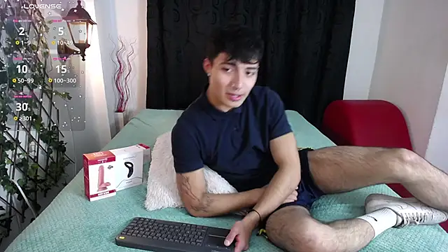 Snapshot of dylan_fun18 chatting on 4, 1, 2025 dylan fun18 online show from 4, 1, 2025