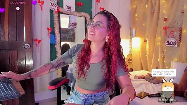 Sophiee Hill online show from 21, 12, 2025