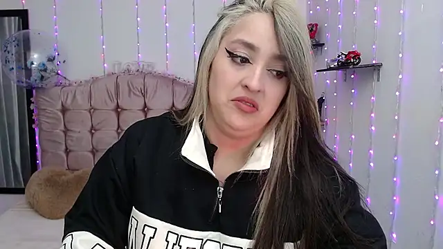 Snapshot of sapphire_lilac chatting on 24, 12, 2024 sapphire lilac online show from 24, 12, 2024