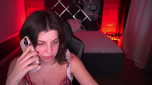 MirandaWong online show from 24, 10, 2025