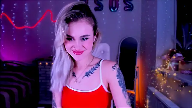 Snapshot of _Ravenaa chatting on 4, 2, 2025 Ravenaa online show from 4, 2, 2025