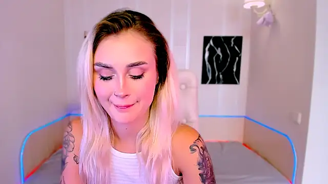 Snapshot of _Ravenaa chatting on 18, 9, 2025 Ravenaa online show from 18, 9, 2025