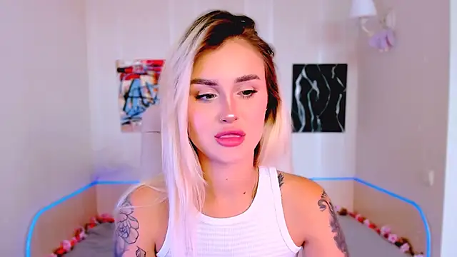 Snapshot of _Ravenaa chatting on 4, 10, 2025 Ravenaa online show from 4, 10, 2025